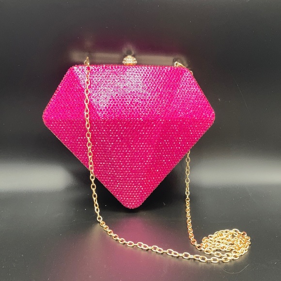 24HR DROP ⬇️ Sug Rhinestone encrusted Diamond Shaped purse/clutch - Picture 1 of 12